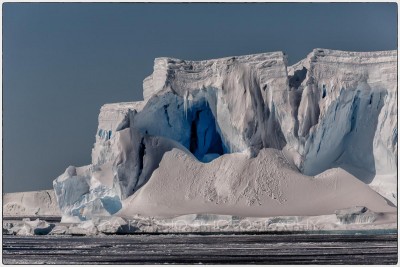Antarctica - Iceberg - Canon EOS 5D III / EF 70-200mm f/2.8 L IS II USM +2.0x III